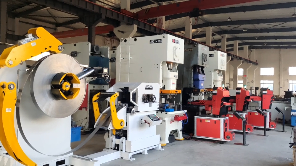 现货交付三合一送料机，B-sports必一子公司沁钞为五金冲压制造业带来即时效率提升