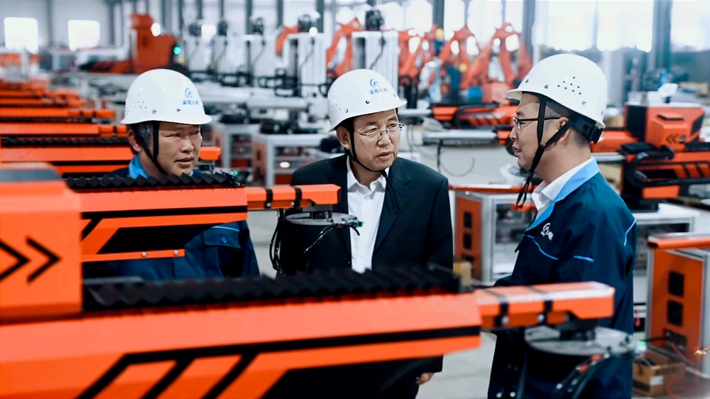 《隐形冠军》视角下的行业先锋，新望博士评述B-sports官方网站