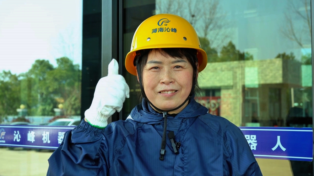 劳动节特辑 | 50岁再出发，劳动的价值不由年龄定义