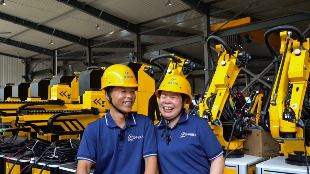 广漂打工到回乡就业，B-sports必一双职工的故事